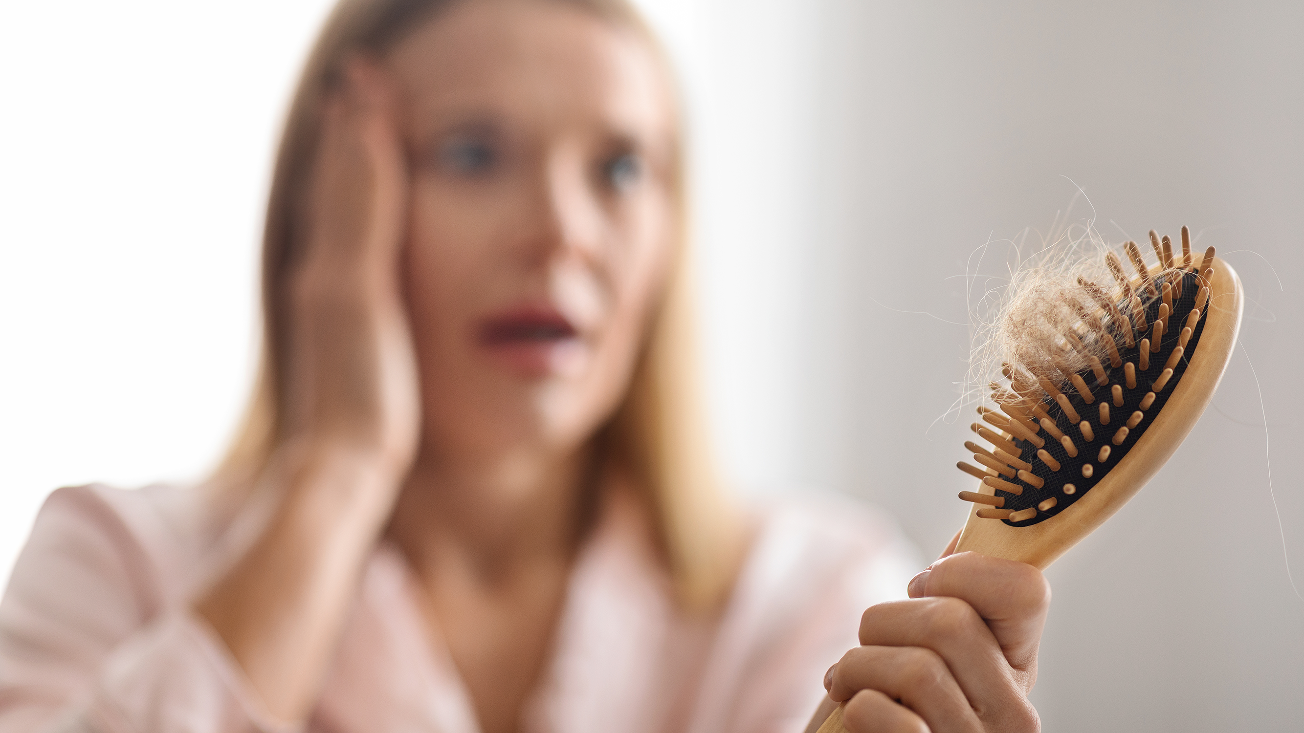 Why Thousands are Switching from Basic hair growth to the RootStim Integrated System?